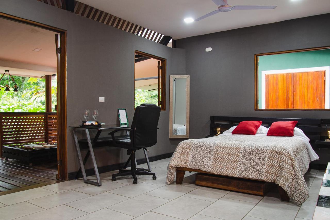 Hotel Boutique The Green Jungle House Puerto Viejo de Talamanca Exteriör bild